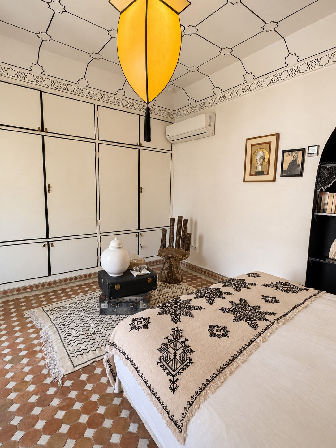 Coin salon et rangements de la chambre Ghanesh